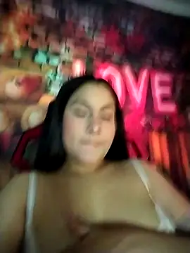 Snapshot of esmeralda_jadees chatting on February 7, 8:56 pm esmeralda jadees online show from February 7, 8:56 pm