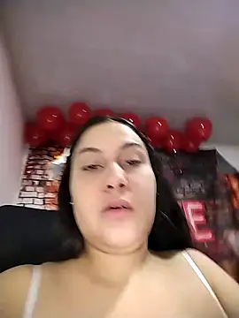 Snapshot of esmeralda_jadees chatting on February 21, 8:43 pm esmeralda jadees online show from February 21, 8:43 pm