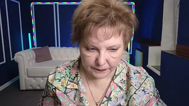 Kira Kenet online show from March 17, 2:45 pm