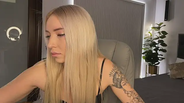 OhMyEmma online show from January 14, 1:22 am