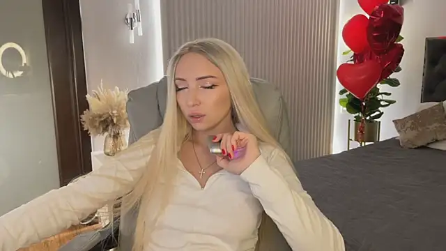 OhMyEmma online show from February 20, 1:13 am