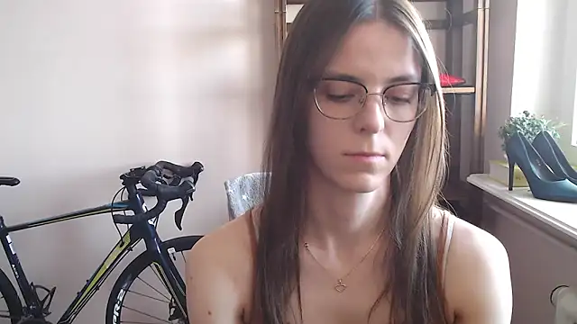 love megi online show from March 3, 2:23 pm