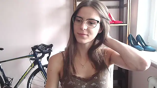 love megi online show from April 3, 1:31 pm