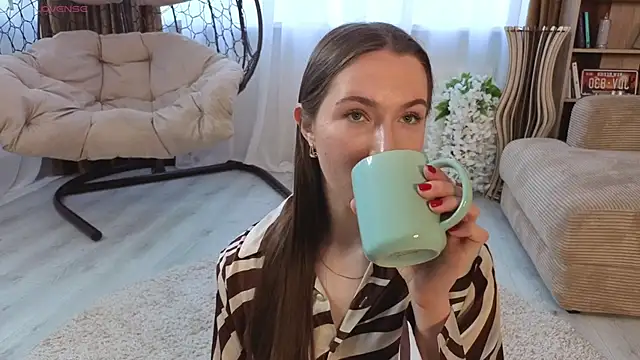 Snapshot of Kira_mindnes chatting on November 6, 6:03 am Kira mindnes online show from November 6, 6:03 am