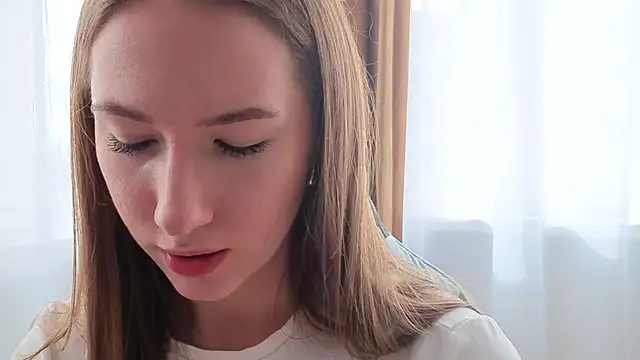 Snapshot of Kira_mindnes chatting on May 31, 6:31 am Kira mindnes online show from May 31, 6:31 am