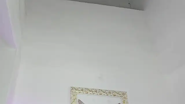 Snapshot of Lola_Blondie chatting on November 11, 12:27 pm Lola Blondie online show from November 11, 12:27 pm