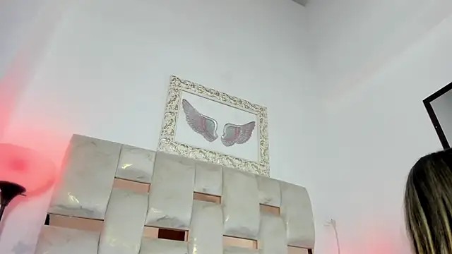 Snapshot of Lola_Blondie chatting on November 13, 12:37 pm Lola Blondie online show from November 13, 12:37 pm