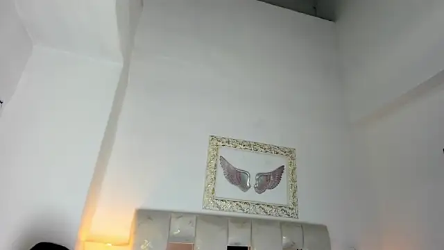 Snapshot of Lola_Blondie chatting on November 19, 12:05 pm Lola Blondie online show from November 19, 12:05 pm