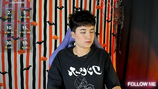 Snapshot of emma_cute7 chatting on October 16, 2:45 am emma cute7 online show from October 16, 2:45 am