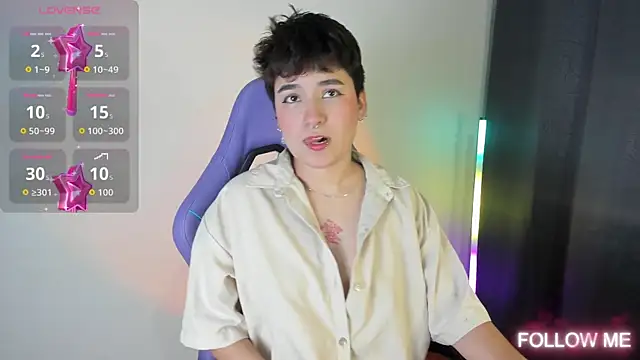 Snapshot of emma_cute7 chatting on November 7, 2:00 am emma cute7 online show from November 7, 2:00 am