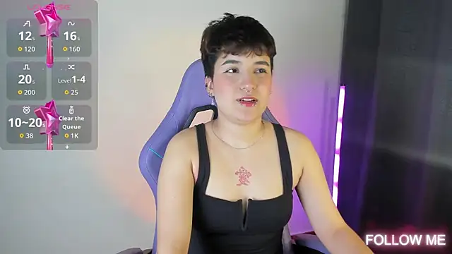 Snapshot of emma_cute7 chatting on November 8, 2:12 am emma cute7 online show from November 8, 2:12 am