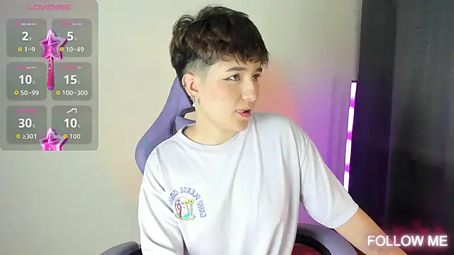 Snapshot of emma_cute7 chatting on November 14, 12:09 am emma cute7 online show from November 14, 12:09 am