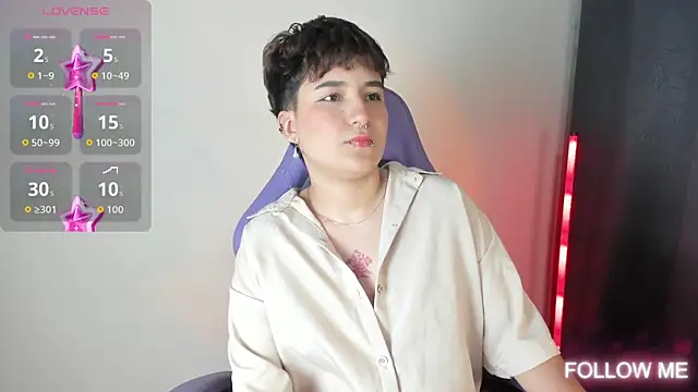 Snapshot of emma_cute7 chatting on November 19, 3:06 am emma cute7 online show from November 19, 3:06 am