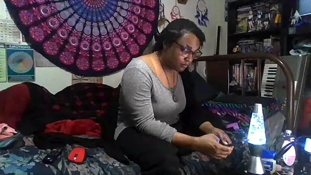 GardeniaFields online show from November 15, 6:55 am