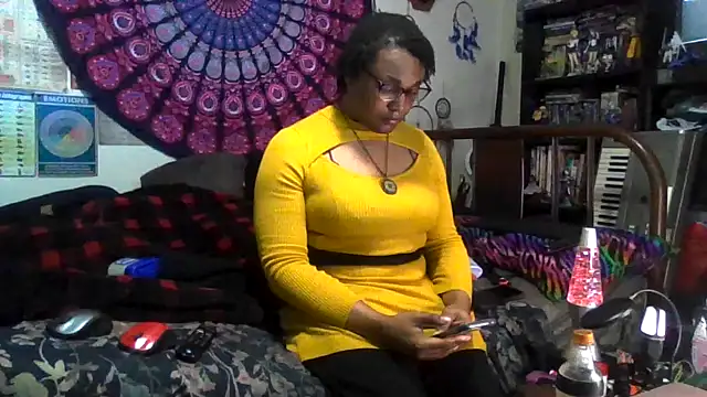 GardeniaFields online show from November 26, 1:39 am