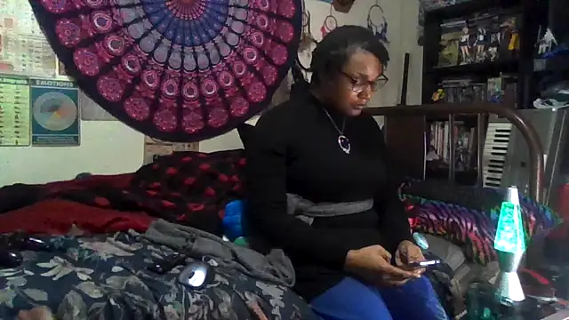 GardeniaFields online show from December 3, 6:43 am