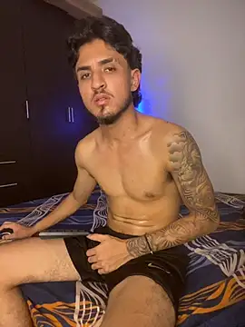 Snapshot of Zayn_kane chatting on June 26, 5:23 am Zayn kane online show from June 26, 5:23 am