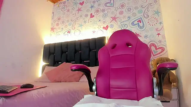 Snapshot of margott_22_ chatting on November 26, 6:31 pm margott 22 online show from November 26, 6:31 pm