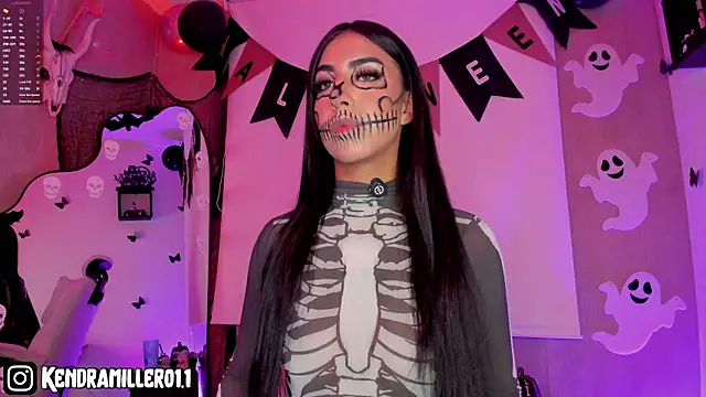 Kendramillerr 1 online show from October 20, 3:07 am