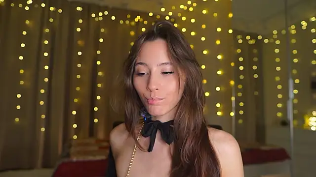 Snapshot of EditaBails chatting on December 21, 7:10 pm EditaBails online show from December 21, 7:10 pm