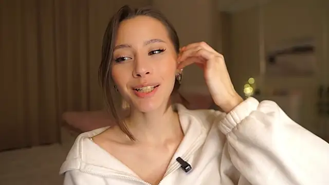 Snapshot of EditaBails chatting on January 16, 7:18 pm EditaBails online show from January 16, 7:18 pm