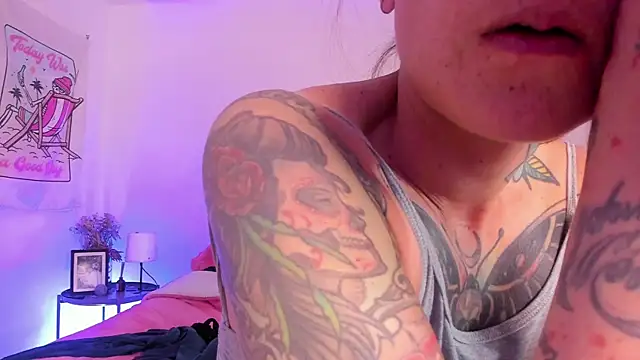 Snapshot of Alessamoth chatting on September 15, 6:52 pm Alessamoth online show from September 15, 6:52 pm