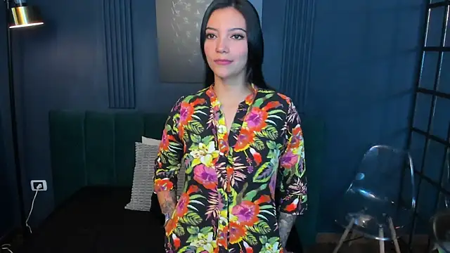 Snapshot of roxy_hell chatting on January 17, 12:43 pm roxy hell online show from January 17, 12:43 pm