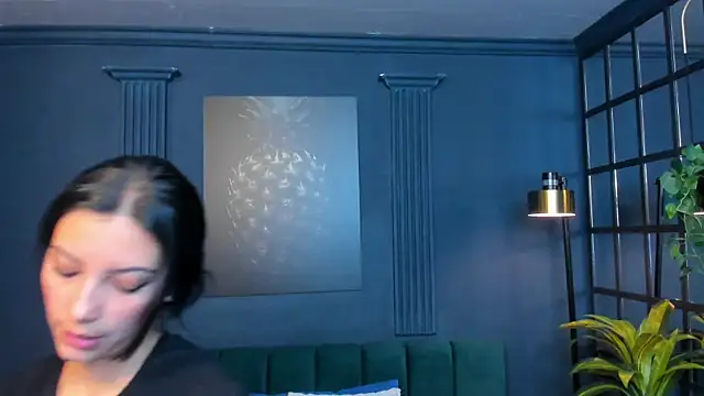 Snapshot of roxy_hell chatting on February 7, 12:20 pm roxy hell online show from February 7, 12:20 pm