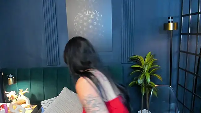 Snapshot of roxy_hell chatting on February 14, 12:24 pm roxy hell online show from February 14, 12:24 pm