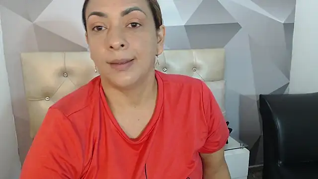 Snapshot of Milf-Prettyboobs chatting on February 4, 10:43 am Milf-Prettyboobs online show from February 4, 10:43 am