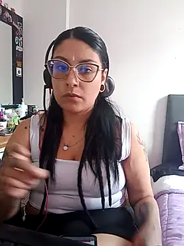 Snapshot of DaniPoison chatting on October 18, 3:13 pm DaniPoison online show from October 18, 3:13 pm