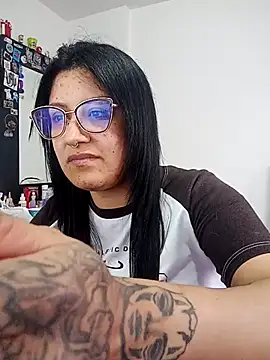 Snapshot of DaniPoison chatting on November 21, 9:57 pm DaniPoison online show from November 21, 9:57 pm