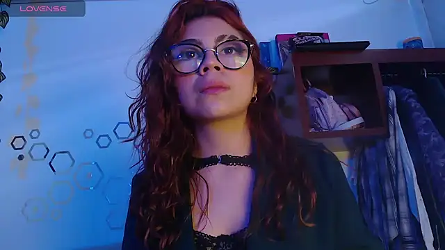 Snapshot of wet_valery chatting on October 18, 8:42 pm wet valery online show from October 18, 8:42 pm