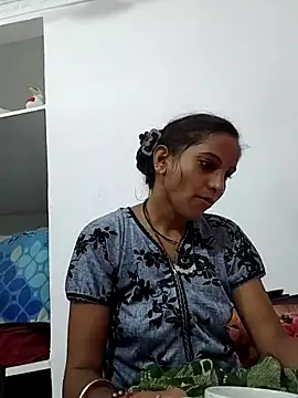 Hotty-Nidhi online show from October 3, 3:25 am