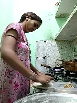 Hotty-Nidhi online show from February 23, 4:37 pm