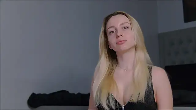 AlexisWhit online show from February 8, 8:07 am