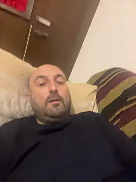 Snapshot of maxxxio12 chatting on March 14, 5:46 pm maxxxio12 online show from March 14, 5:46 pm