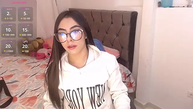 Yasminsmith   online show from March 11, 2:29 pm