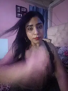 Snapshot of L_ucero chatting on March 23, 7:20 am L ucero online show from March 23, 7:20 am