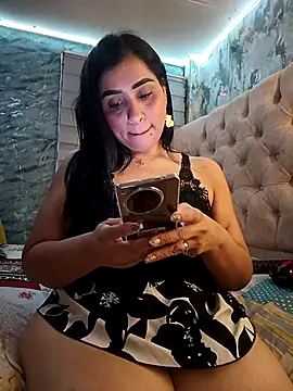 Snapshot of L_ucero chatting on September 20, 4:24 am L ucero online show from September 20, 4:24 am