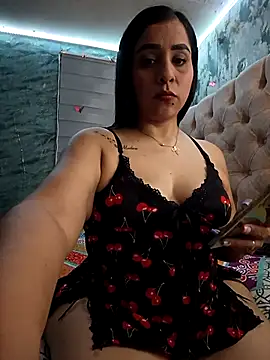 Snapshot of L_ucero chatting on September 22, 12:56 am L ucero online show from September 22, 12:56 am