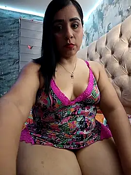 Snapshot of L_ucero chatting on October 1, 10:16 pm L ucero online show from October 1, 10:16 pm