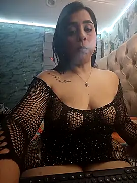 Snapshot of L_ucero chatting on October 4, 3:26 am L ucero online show from October 4, 3:26 am