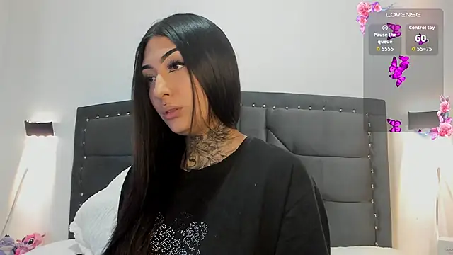 Lilith Thompson online show from October 12, 5:06 am