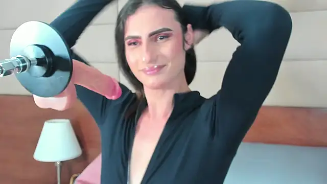 Snapshot of shantall_skinny chatting on October 24, 3:47 am shantall skinny online show from October 24, 3:47 am