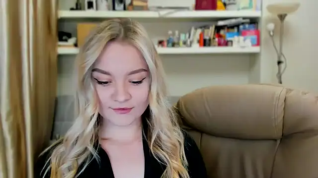 Kara Smith  online show from October 11, 9:24 pm