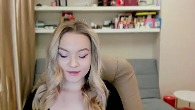 Kara Smith  online show from March 20, 10:58 pm