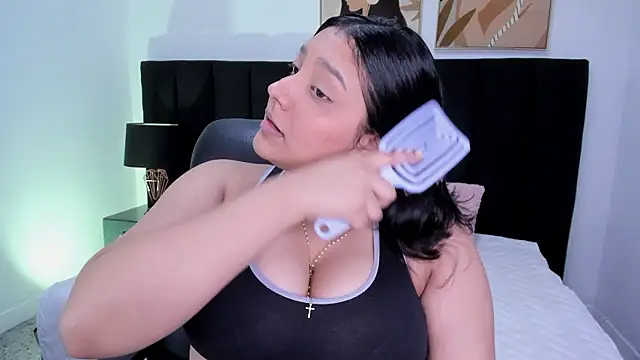 dullce77 online show from March 25, 7:31 pm