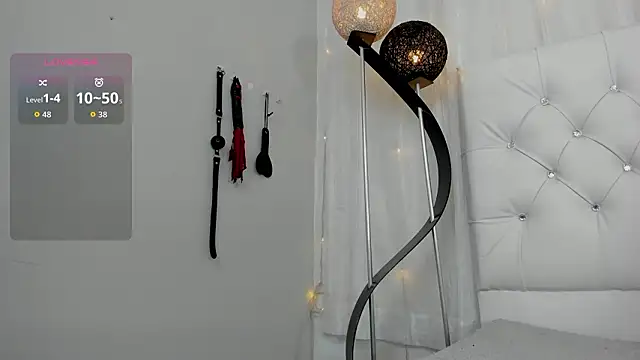 sarah temptation online show from February 28, 9:16 pm