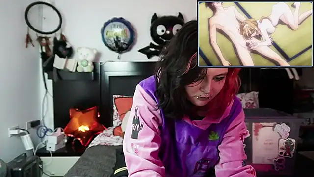 Snapshot of Devil_And_Princess chatting on October 22, 2:34 am Devil And Princess online show from October 22, 2:34 am